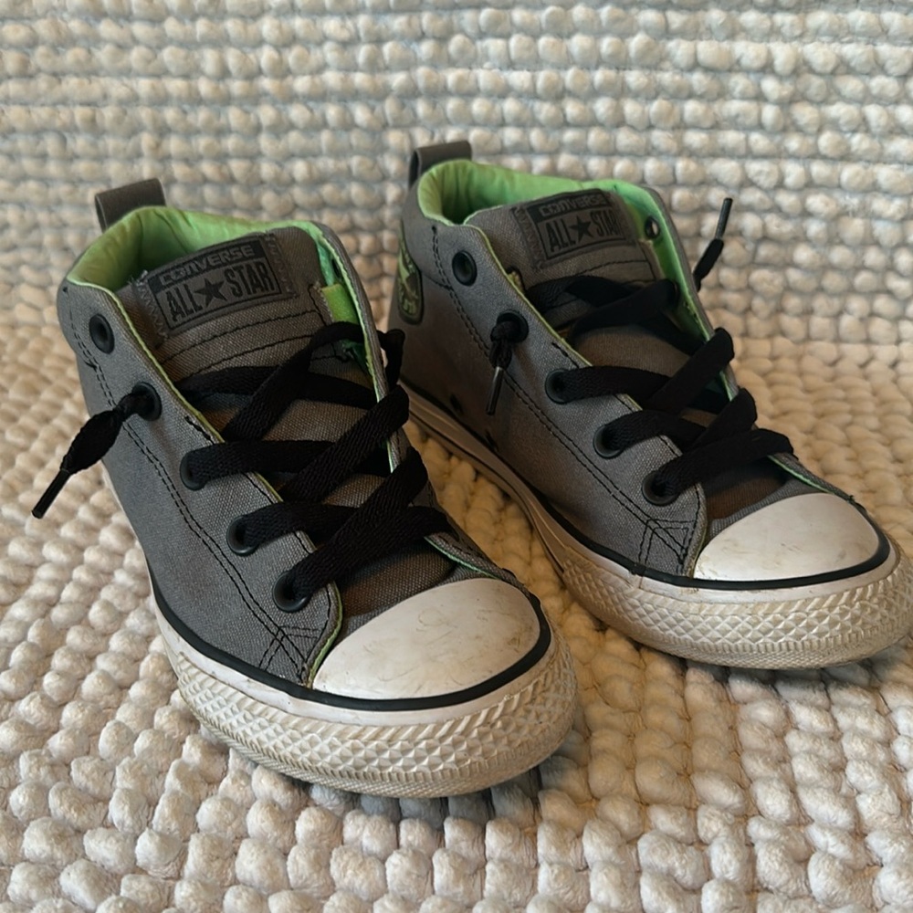 Converse Big Kids Chuck Taylor All Star Street Mid Slip-On Sneakers